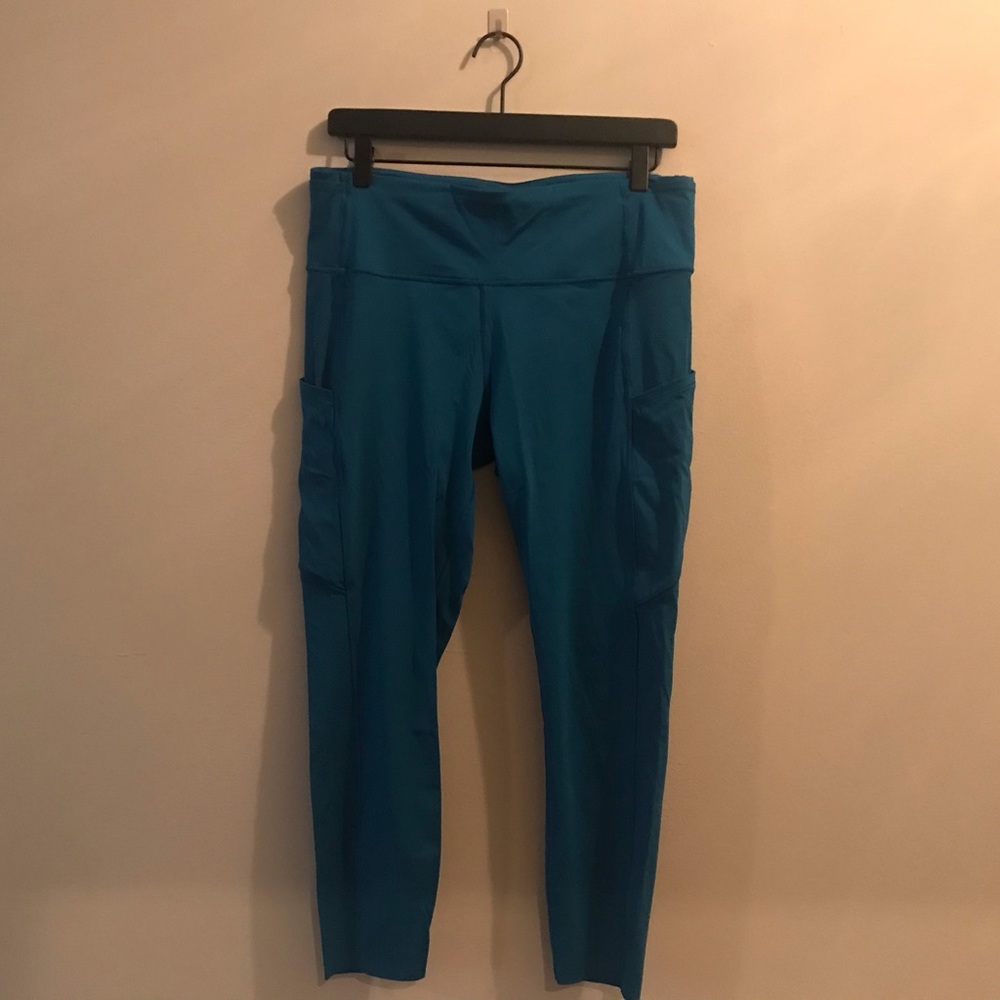 Lululemon in movement crop, size 12, teal.